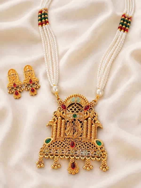 Runjhun elegant necklace set