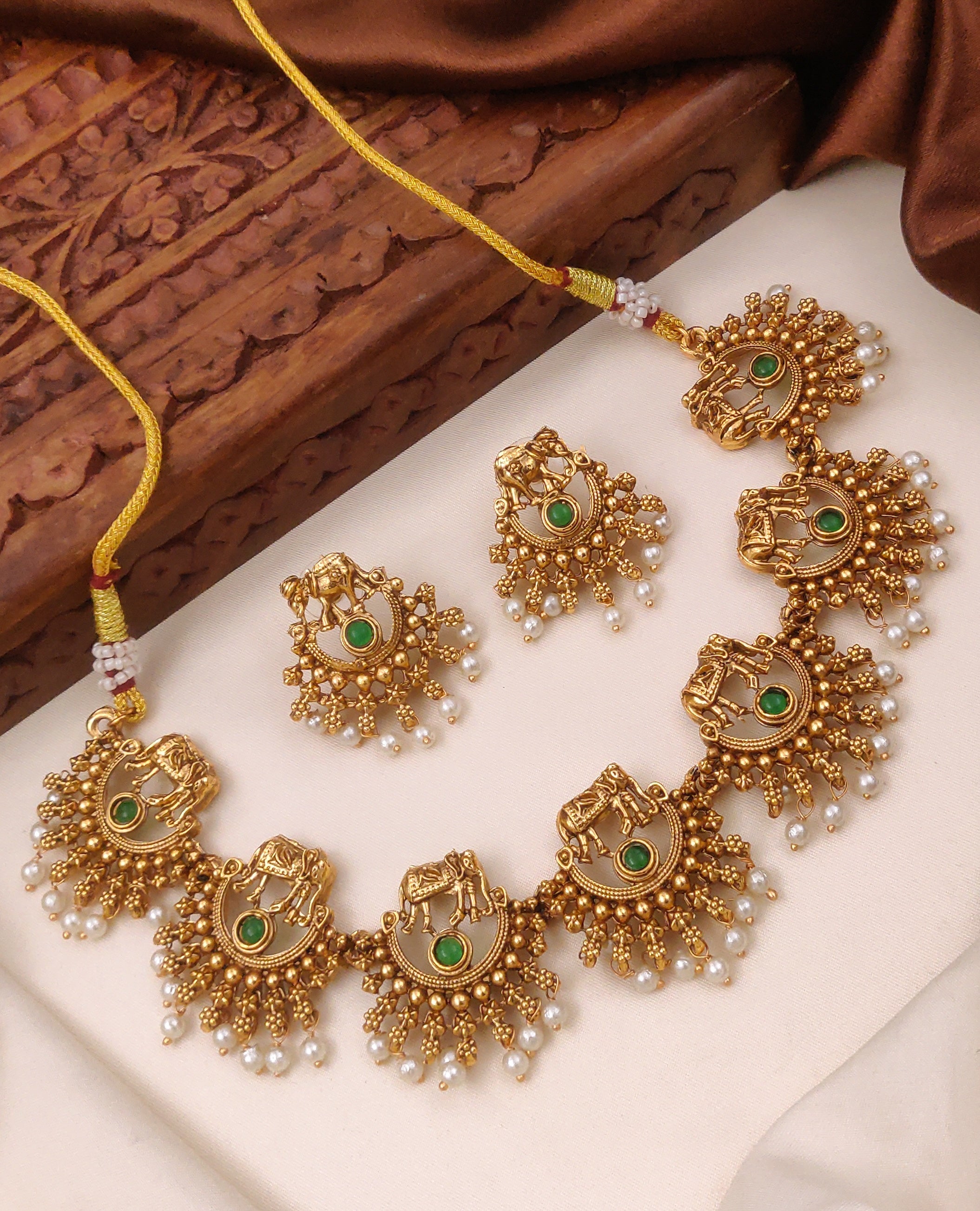 Runjhun green choker set